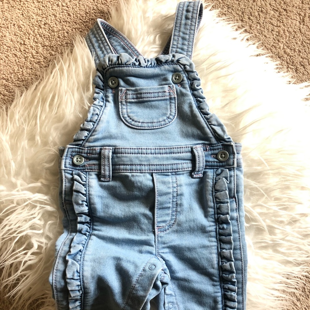 Baby girls ruffle overalls